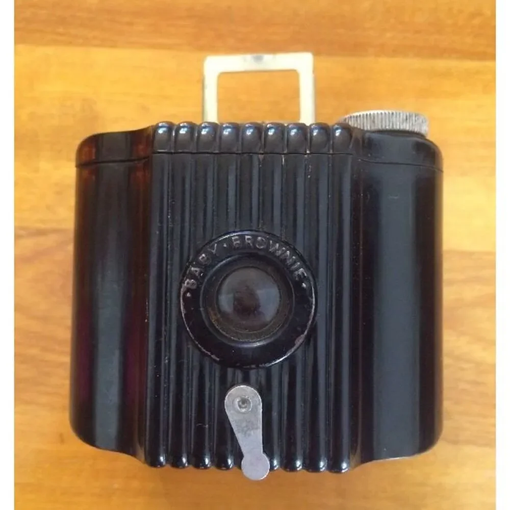 Vintage 1930s Kodak Baby Brownie Camera Black Bakelite Art‎ Deco Collectible USA